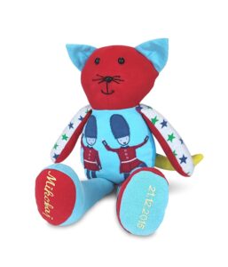 kotek pluszak maskotka dla dzieci z ubranek dzieciecych szyty na zamowienie z personalizacja